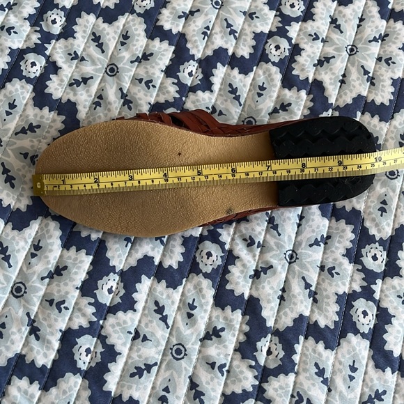 Sols Huraches size 8 - Picture 5 of 5